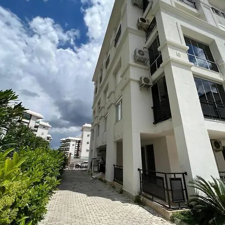 Konyaalti Sarisu 3+1 Dubleks Apartament